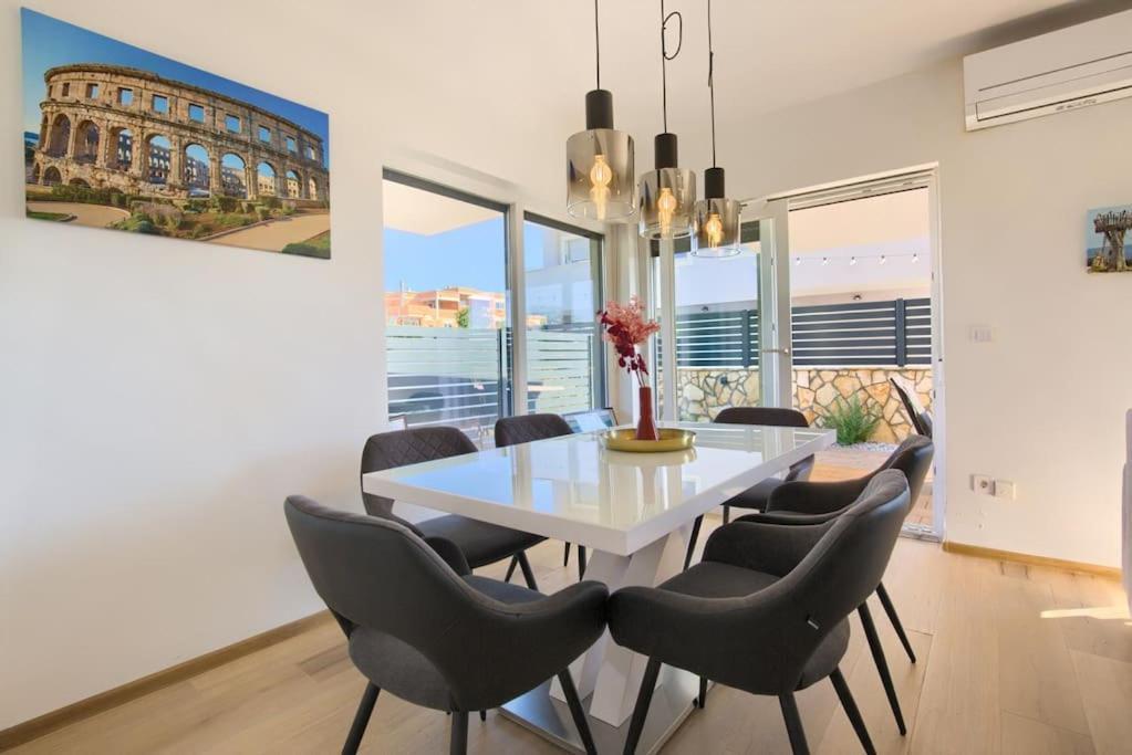 Apartment Sunrise Fuer 6 Personen In Pula-Stinjan Εξωτερικό φωτογραφία