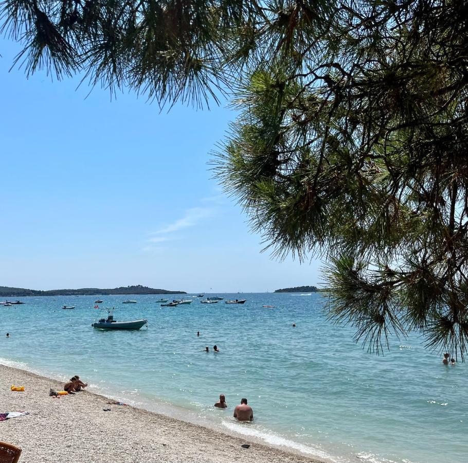 Apartment Sunrise Fuer 6 Personen In Pula-Stinjan Εξωτερικό φωτογραφία