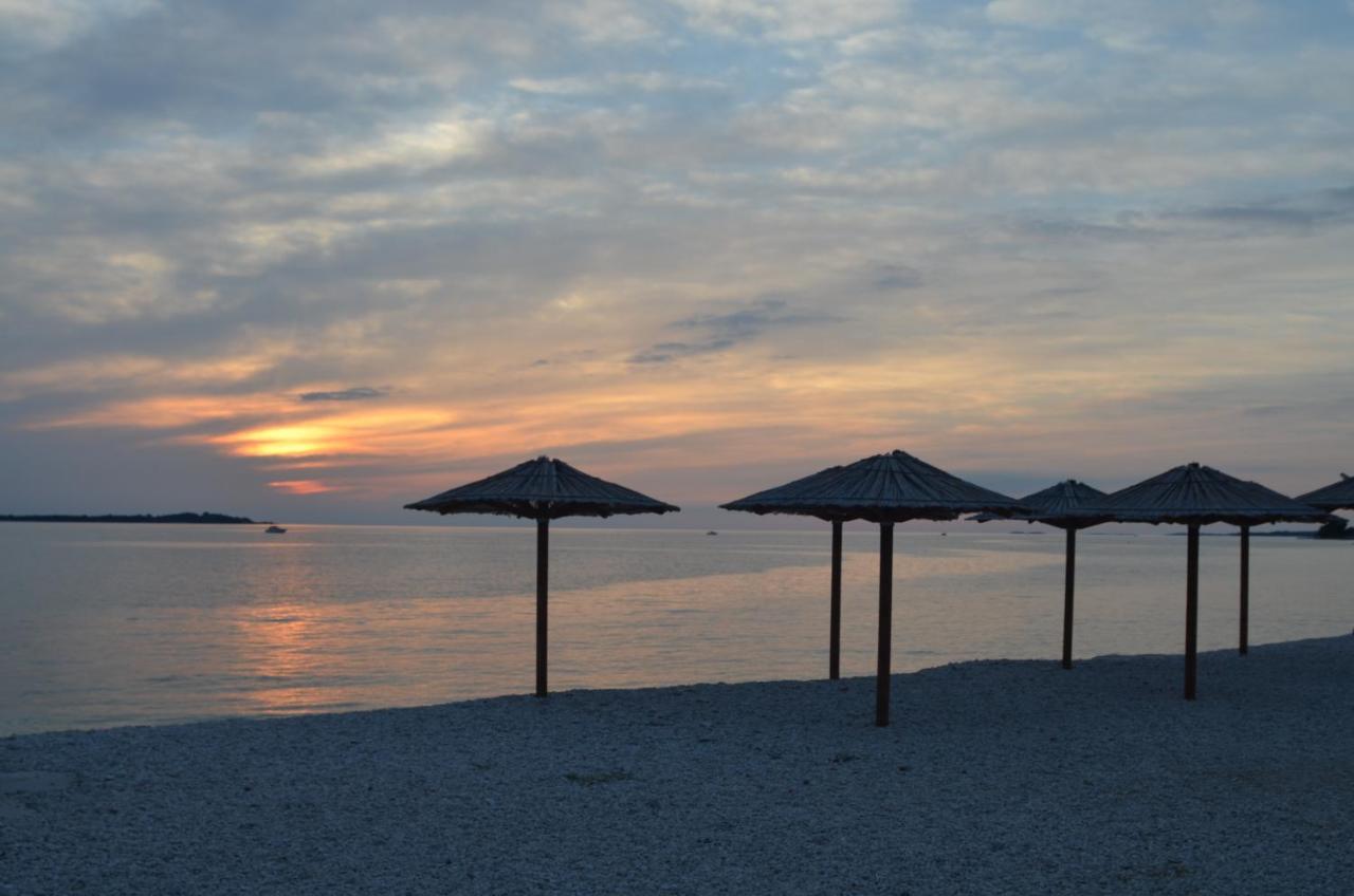Apartment Sunrise Fuer 6 Personen In Pula-Stinjan Εξωτερικό φωτογραφία